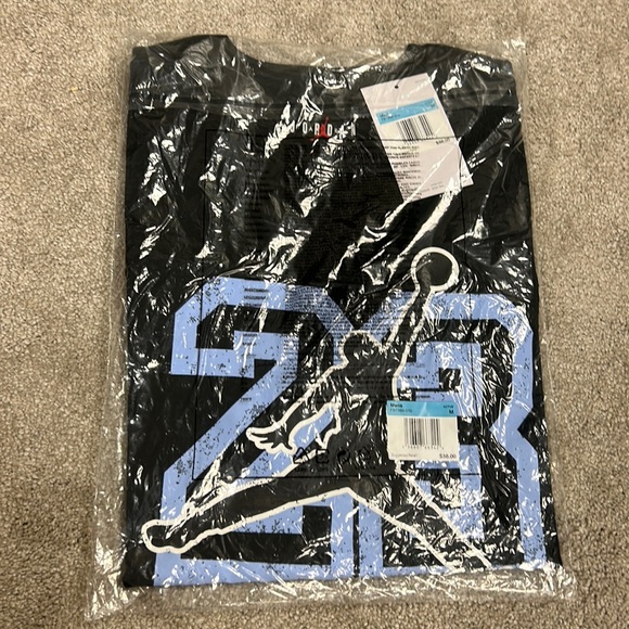 Jordan Flight Essentials Men's T-Shirt Size M - Picture 2 of 3